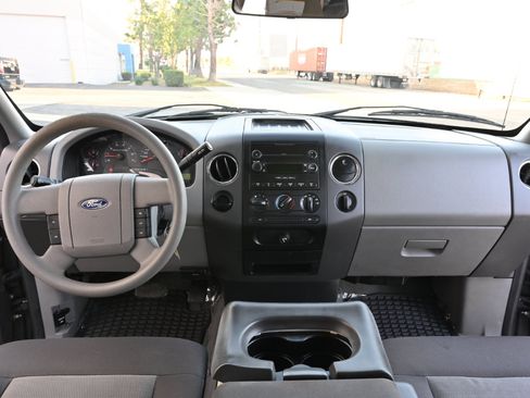 Used 2006 Ford F150 XLT image 18