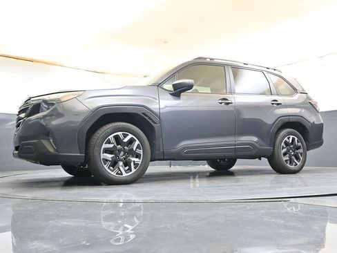 Used 2025 Subaru Forester Premium AWD/4WD image 30