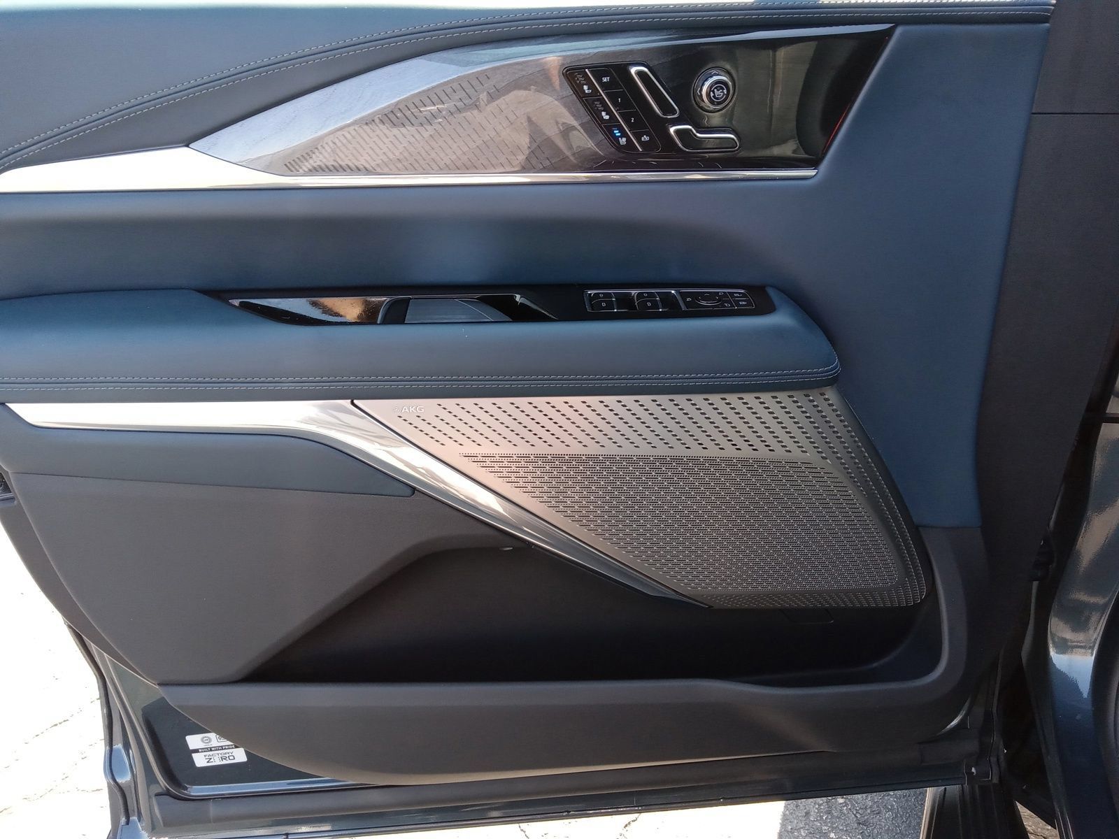 Used 2026 Cadillac Escalade IQ Sport 2 AWD/4WD image 9