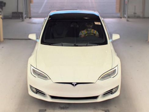 Used 2019 Tesla Model S Performance AWD/4WD image 2