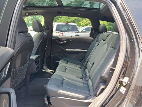 Used 2023 Audi Q7 3.0T Premium Plus w/ Premium Plus Package AWD/4WD image 26