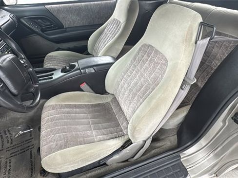 Used 2002 Chevrolet Camaro LT image 10