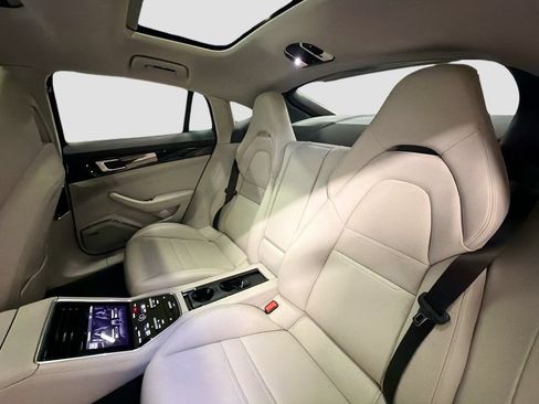 Certified 2021 Porsche Panamera image 26