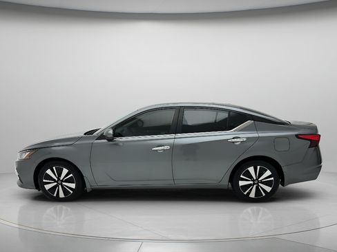 Used 2021 Nissan Altima 2.5 SV w/ SV Premium Package FWD image 8