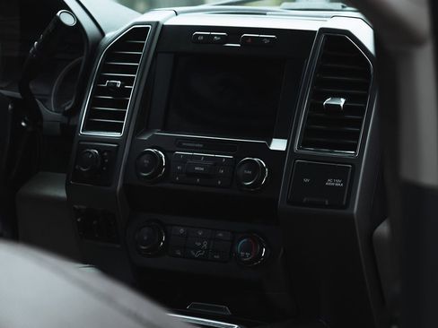 Used 2022 Ford F250 XLT w/ FX4 Off-Road Package image 29