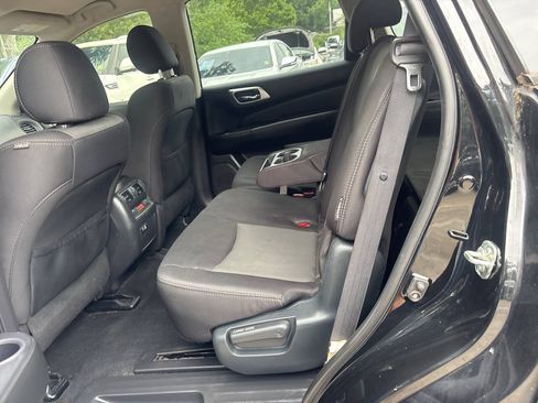 Used 2020 Nissan Pathfinder S FWD image 12