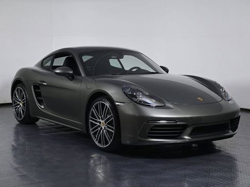 Used 2025 Porsche 718 Cayman image 9