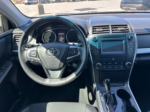 Used 2017 Toyota Camry SE image 13