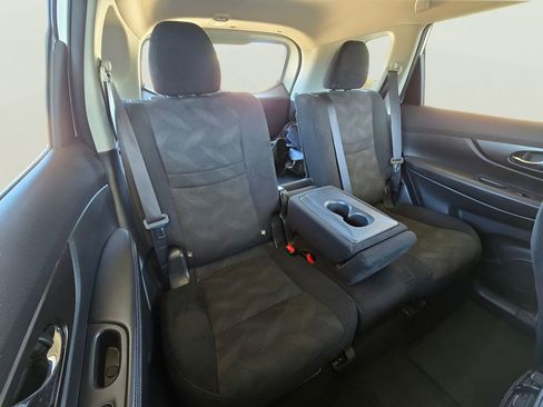 Used 2016 Nissan Rogue S FWD image 12
