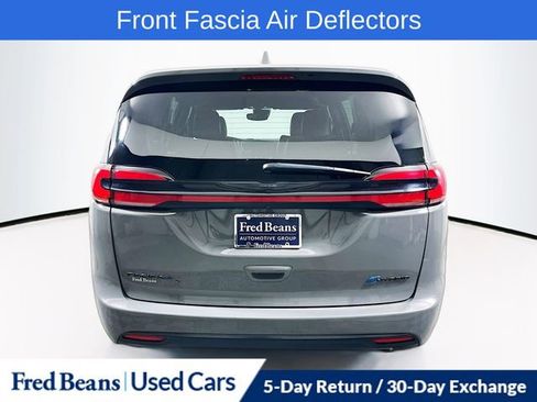 Used 2022 Chrysler Pacifica Touring-L w/ S Appearance Package image 6
