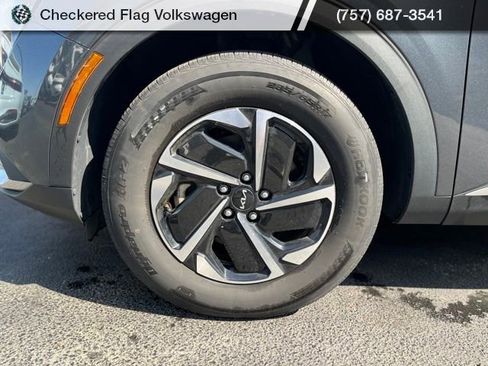 Used 2023 Kia Sportage LX image 5