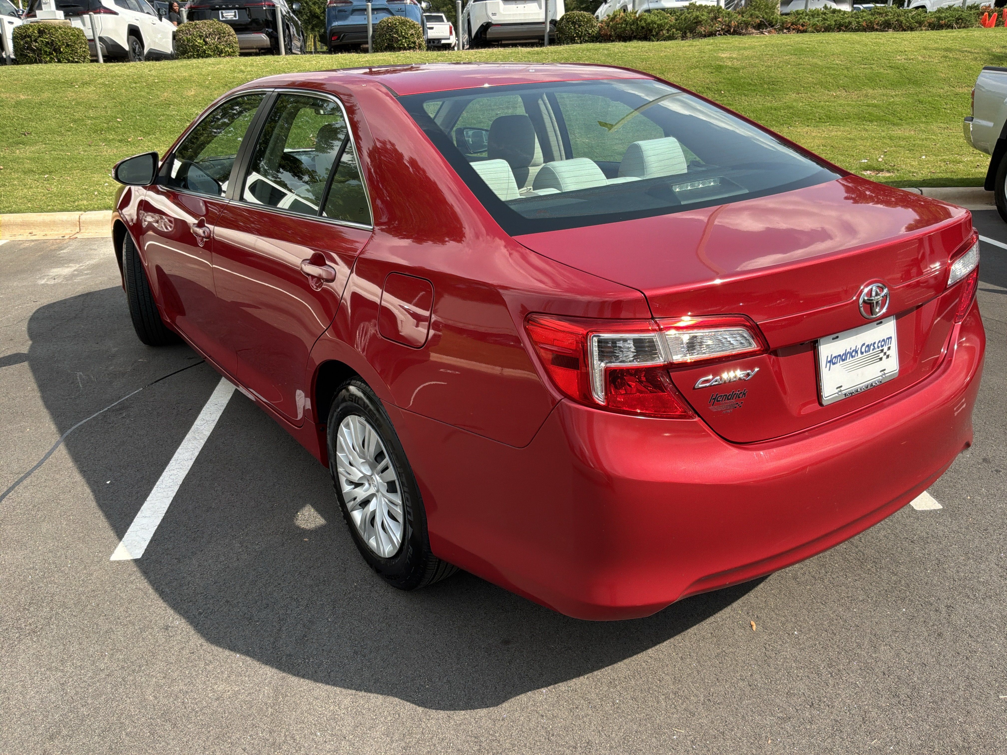 Used 2014 Toyota Camry FWD image 8