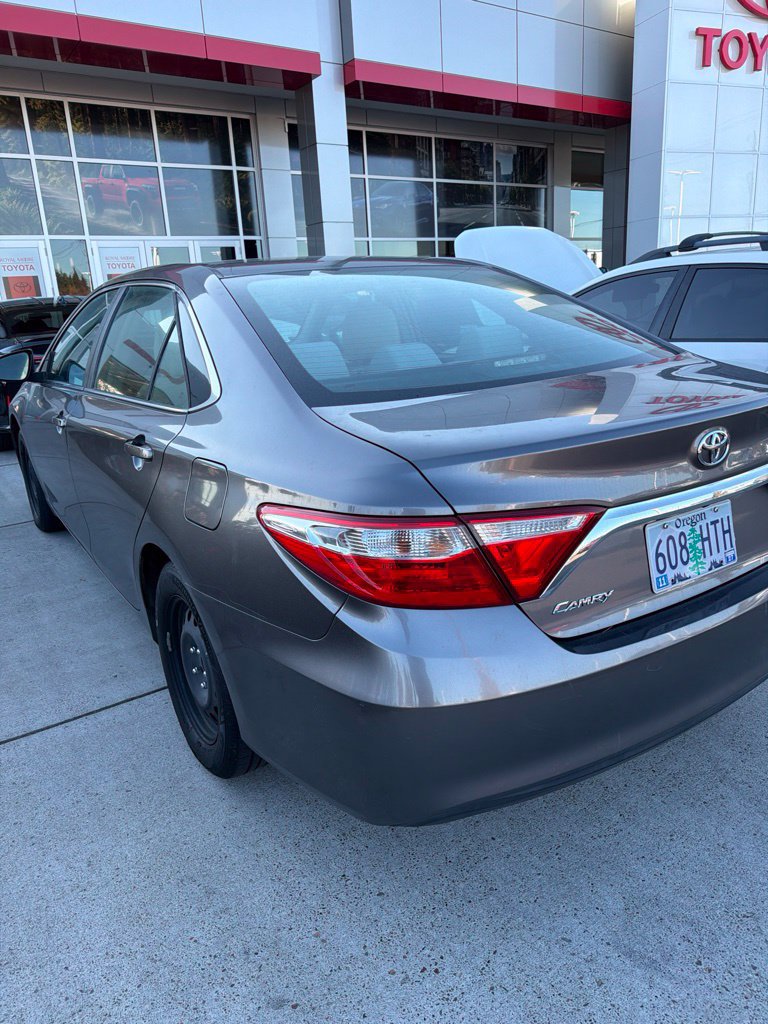 Used 2016 Toyota Camry LE FWD image 6