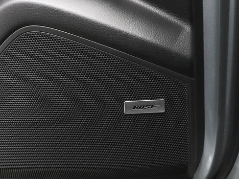 Used 2021 Porsche Cayenne w/ Premium Package image 15