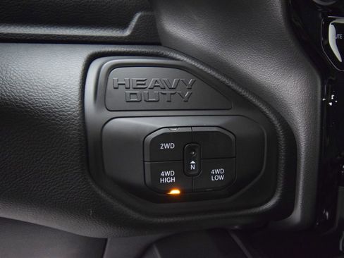 New 2026 RAM 3500 Laramie AWD/4WD image 29