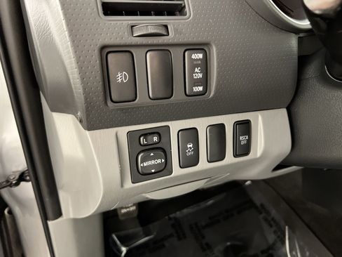 Used 2015 Toyota Tacoma 4x4 Double Cab w/ TRD Sport Package image 30
