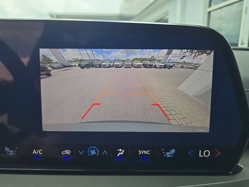Certified 2026 Chevrolet Traverse LT FWD image 20