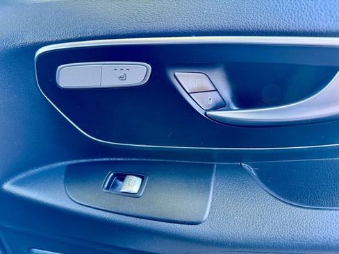 Used 2022 Mercedes-Benz Metris Passenger image 15