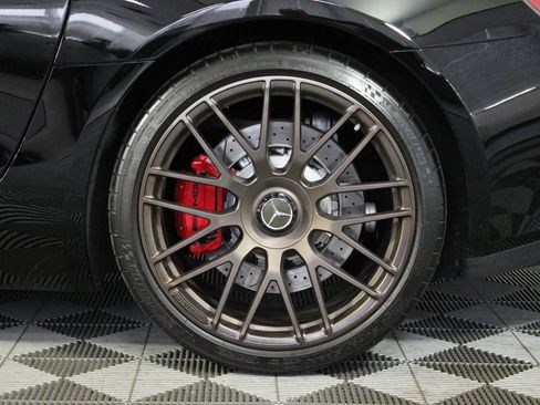 Used 2017 Mercedes-Benz AMG GT S image 31