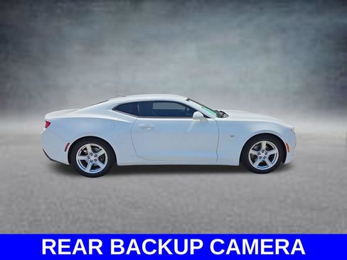 Used 2018 Chevrolet Camaro LT RWD image 4