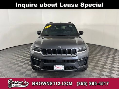 Used 2026 Jeep Grand Cherokee Limited image 1