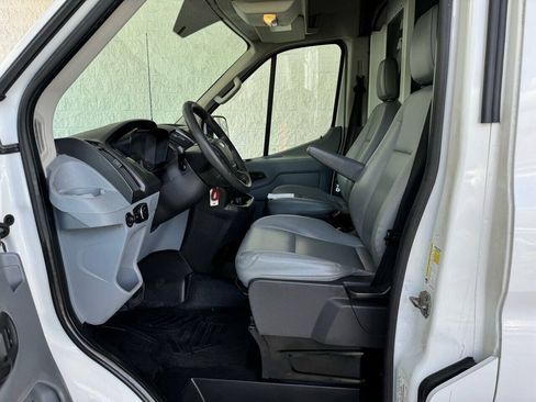 Used 2015 Ford Transit 250 130 Medium Roof RWD image 4
