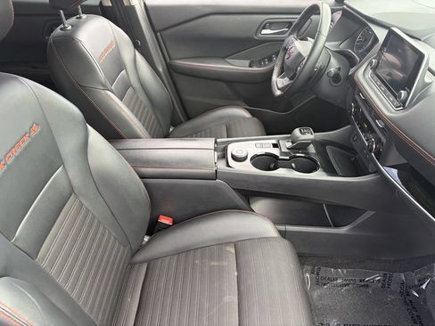 Used 2025 Nissan Rogue SV AWD/4WD image 10