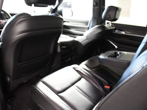 Used 2022 Jeep Wagoneer Series II AWD/4WD image 26