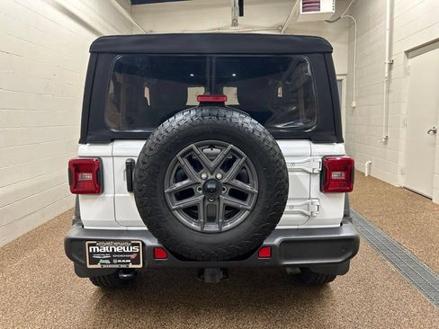 Used 2024 Jeep Wrangler Sport AWD/4WD image 3