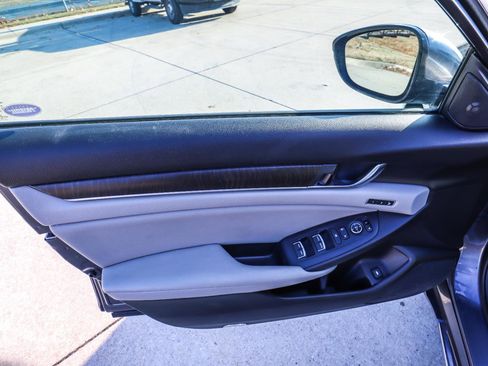 Used 2018 Honda Accord Touring image 35