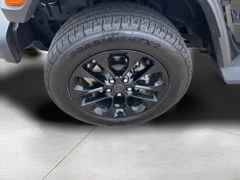 Used 2025 Jeep Wrangler Sahara 4xe AWD/4WD image 22
