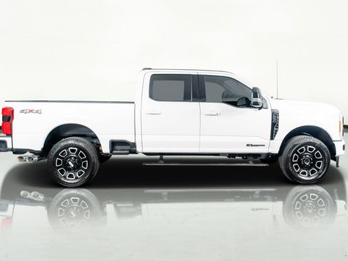 Used 2025 Ford F250 Platinum image 5