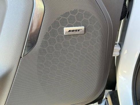 Used 2024 GMC Yukon XL SLT w/ SLT Luxury Package image 73