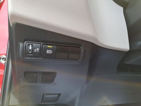 Used 2024 Toyota Corolla Cross LE image 15