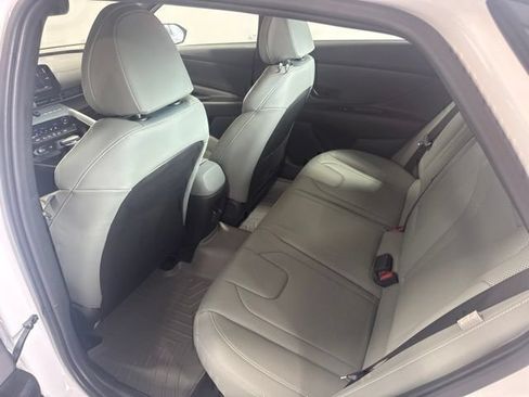 Certified 2025 Hyundai Elantra Limited FWD image 21