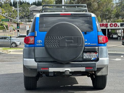 Used 2007 Toyota FJ Cruiser Base image 4