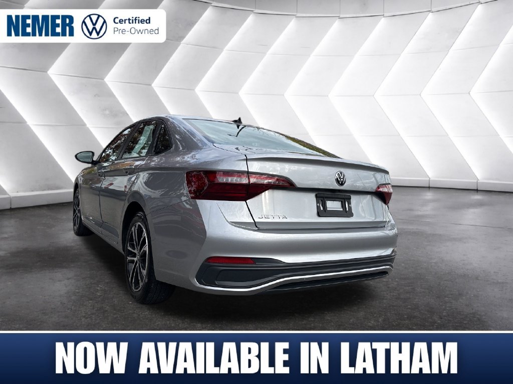 Used 2024 Volkswagen Jetta Sport FWD image 2