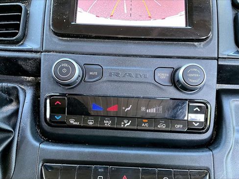 Used 2024 RAM ProMaster 2500 w/ Convenience Group FWD image 16