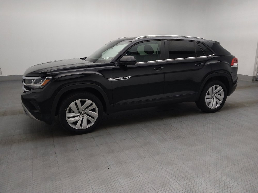 Used 2023 Volkswagen Atlas Cross Sport SE w/ Panoramic Sunroof Package FWD image 2