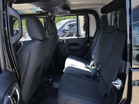 New 2025 Jeep Gladiator Sport image 10