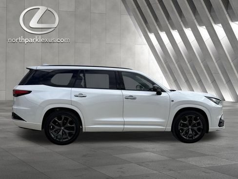 Certified 2026 Lexus TX 500h AWD w/ Technology Package image 4