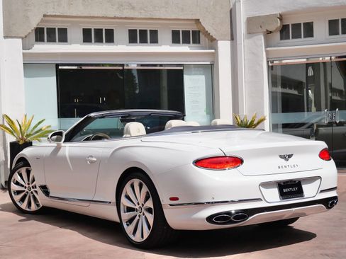 Used 2024 Bentley Continental GT Azure AWD/4WD image 3