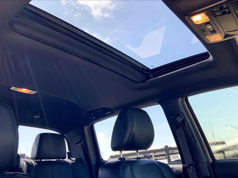 Used 2018 Toyota Tacoma TRD Sport image 14