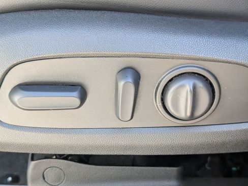 Used 2022 Chevrolet Equinox RS w/ RS Leather Package image 23