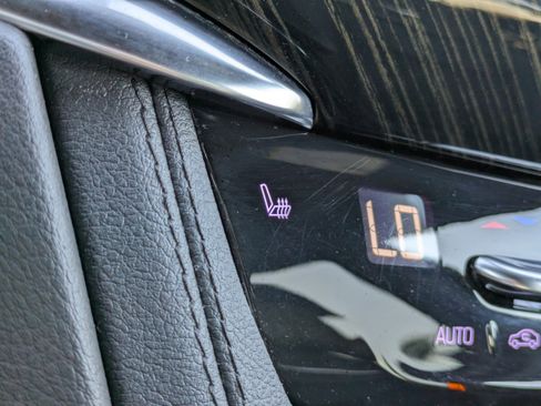 Used 2022 Cadillac XT6 Premium Luxury image 28