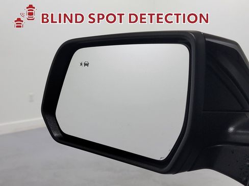 Used 2022 Chevrolet Traverse RS image 11