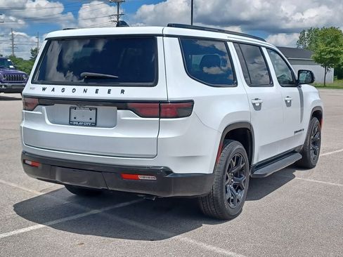 Used 2024 Jeep Wagoneer Series II AWD/4WD image 4