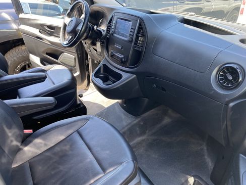 Used 2022 Mercedes-Benz Metris image 21