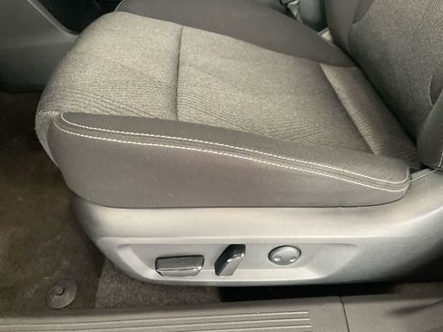 Used 2024 Nissan Rogue SV image 12