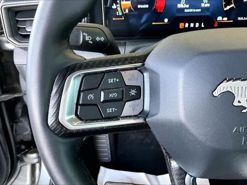 Used 2025 Ford Mustang Coupe RWD image 20